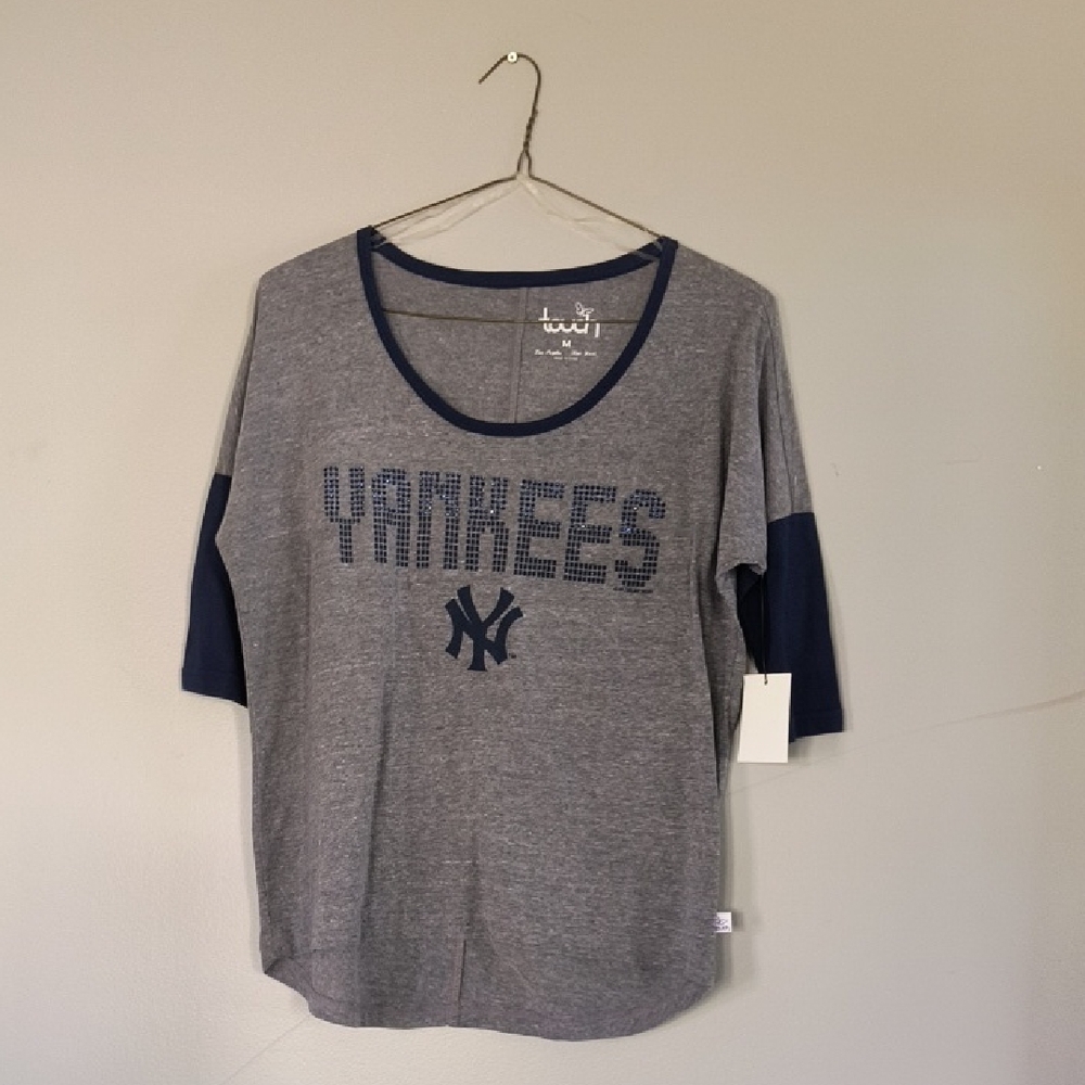 Gray New York Yankees T-Shirt